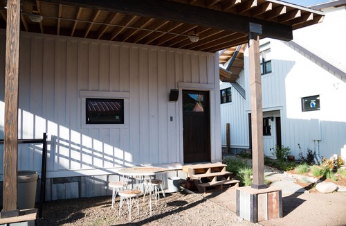 Old Town Apartment | Downtown and super nice large 1 bedroom. Private. 3 blocks to Main Street
