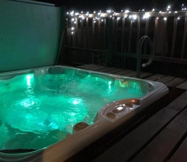 Glenwood Springs Bed & Breakfast | Downtown B&B with Jacuzzi