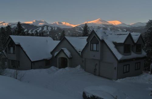 Weisshorn House | Downtown Breckenridge ski home