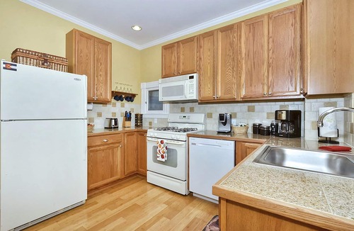 Central Colorado Springs House | Downtown Charming Mini-Victorian w/Garage