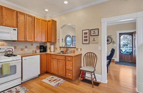 Central Colorado Springs House | Downtown Charming Mini-Victorian w/Garage