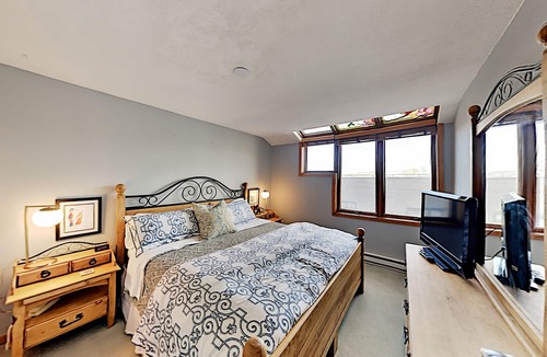 Winter Park Condo | Downtown condo on Main Street with gas fireplace & balcony, near skiing