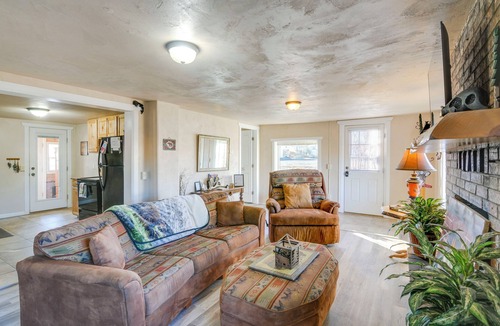 Del Norte House | Downtown Del Norte Home Near Hiking & Fishing!
