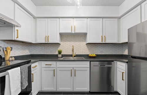 Downtown Denver Condo | DOWNTOWN DENVER CONDO: FANTASTIC VIEWS FROM PRIVATE BALCONY-POOL-GYM-GAME ROOM