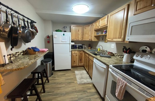 Golden House | Downtown Golden walkable to trails with comfortable beds!