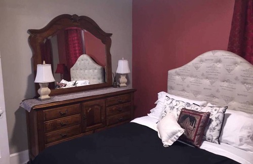 Old Town West House | Downtown House (Main Level) in the Heart Of FoCO (30 Day Min)