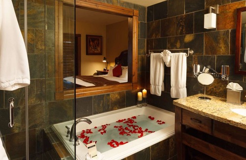 Jackson Hotel | Downtown Jackson - Fireplace Suite