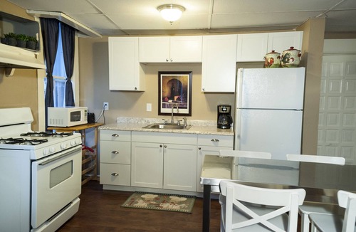 Manitou Springs Apartment | Downtown Manitou Springs