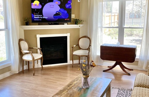 Mancos House | Downtown Oak St Farmhouse near Mesa Verde/Durango - Work and Wander!