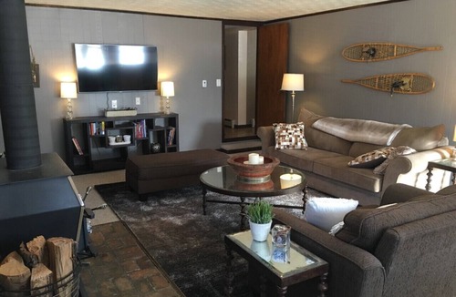 Ouray House | Downtown Ouray home with two living rooms, large yard and deck.
