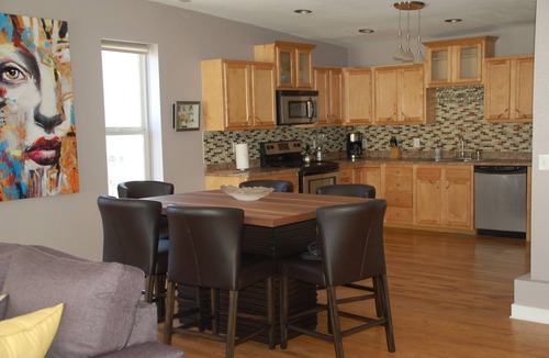 Cole Condo | DOWNTOWN/RINO DISTRICT Beautiful 2 Bedroom 2 Bath Condo