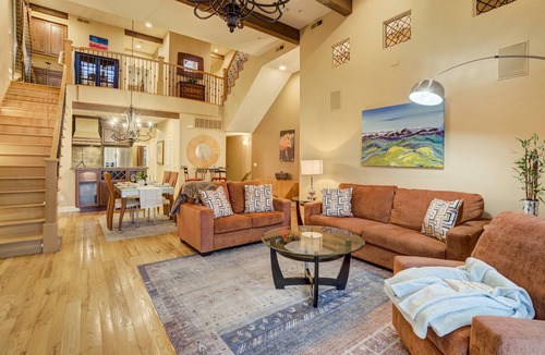 Central Colorado Springs House | Downtown Townhouse | Rooftop Patio | Pet Friendly