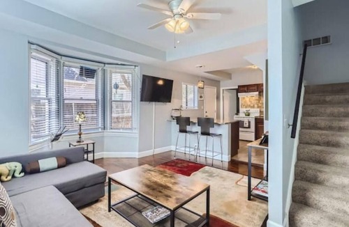 Lafayette House | Downtown Tranquility: 2BDR Escape in Lafayette