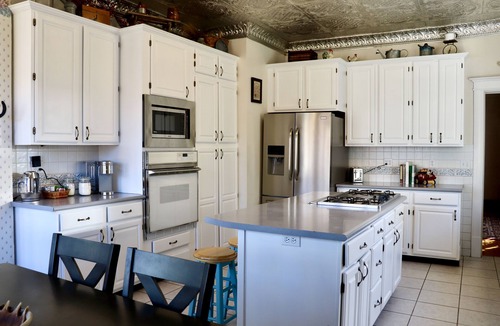Central Colorado Springs House | Downtown Victorian Home, Large Group Space, 5BR, 7 Parking Spots, Pet Friendly!