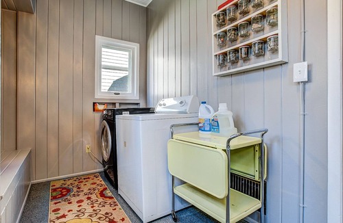 Central Colorado Springs House | DOWNTOWN VICTORIAN WITH HOT TUB!