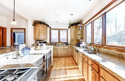 Frisco House | Dreamy retreat near Town & lake with large deck & gourmet kitchen - dog-friendly