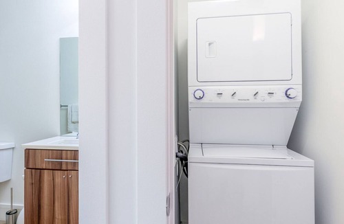 University Park Apartment | Dreamy University 2BR w/ W/D, near campus, dining, bars, by Blueground