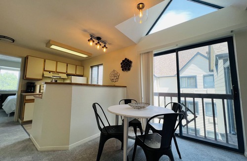 Englewood Condo | DTC One Bed Modern Gem, Pool, Gym, Comfort