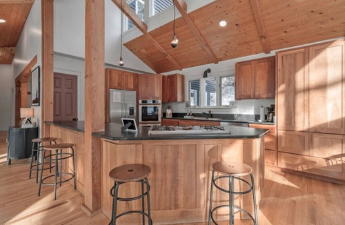 Durango House | Durango Mountain House with Hot Tub and Views - great location