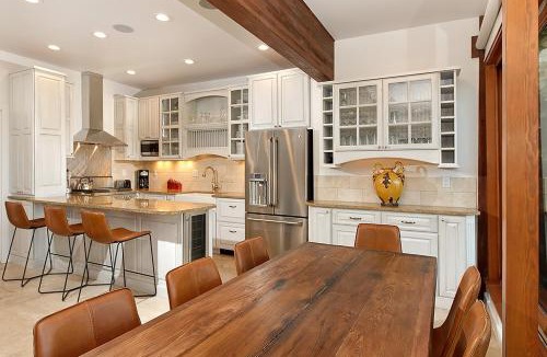 Aspen House | Durant Unit D5, Deluxe Condo with Beautiful Furnishings, Great Views, and Central A/C