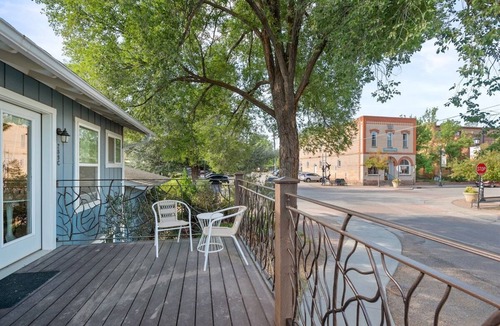 Carbondale Apartment | Dwell Well on Main | Downtown Deck, Pups Welcome