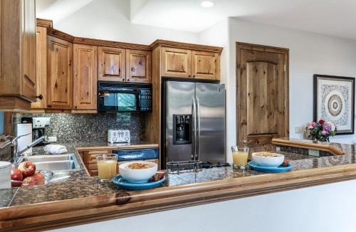 Edwards Apartment | E1 Village Townhouse