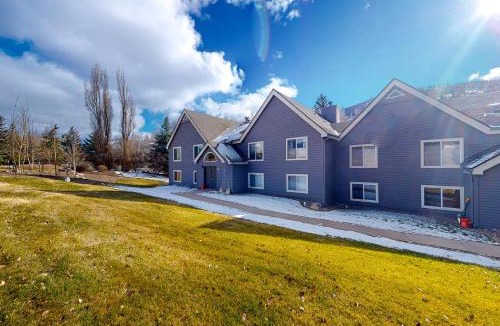 Edwards Apartment | Eagle River Escape
