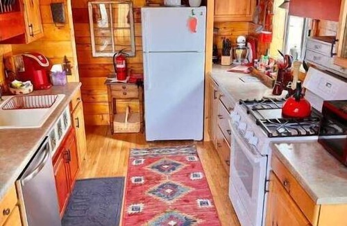 Howard Cabin | Eagle Vista