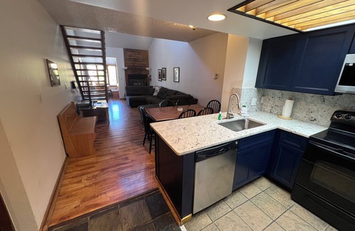 East Village at Copper Condo | East Village Walk To Super Bee Lift Restaurants and Shops Hot Tub Access