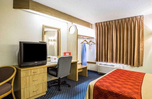 Aurora Hotel | Econo Lodge Denver International Airport