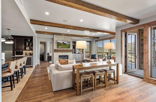 Steamboat Springs Condo | Edgemont 2300 Luxury Mountain Condo with Backdoor Ski Access!