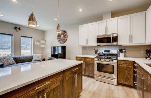 Georgetown House | Elbert's Escape/Sleeps 8/Lakefront Views, New Floors