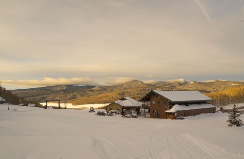Paonia Cabin | Electric Mountain Lodge: Remodeled/Views/Restaurant/Bar/Events/Snowmobiles | 1