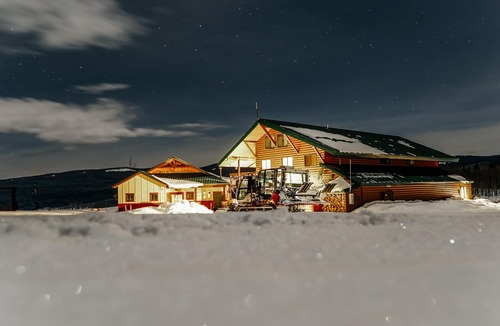 Paonia Cabin | Electric Mountain Lodge: Mountain Views/Restaurant/Bar/Events/Snowmobiles | 9