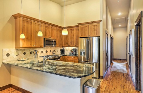 Frisco Condo | Elegant Frisco Condo w/Private Hot Tub & Views!