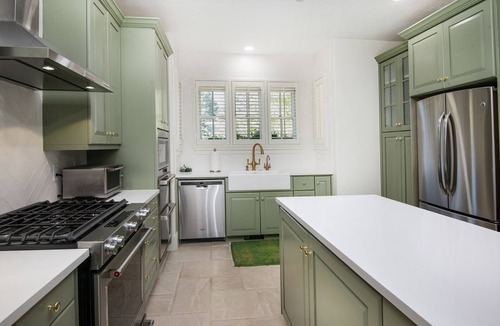 Cordillera House | Elegant Getaway | Hot Tub, Gourmet Kitchen | 20 Mins to Vail