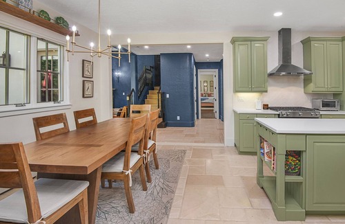 Cordillera House | Elegant Getaway | Hot Tub, Gourmet Kitchen | 20 Mins to Vail
