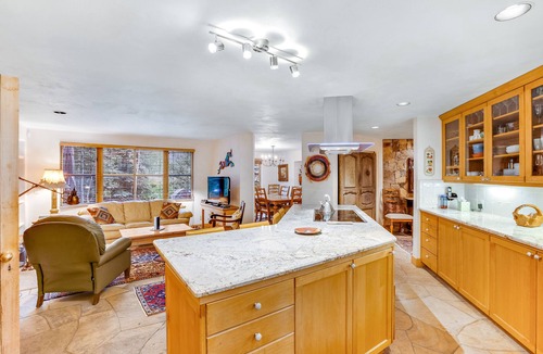 Aspen House | Elegant mountain escape with stunning view, spacious deck & fireplace