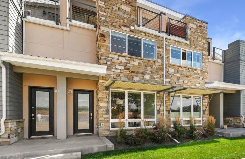Old Town North House | Elegant Mountain Haven - King Bed and Fireplaces