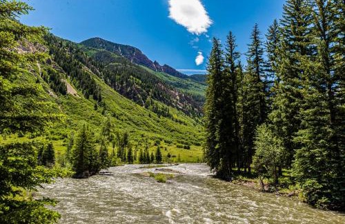 Carbondale House | Elephant Mountain Cabin at Filoha Meadows