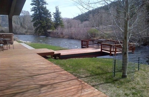South Fork House | ELK RIVER HOUSE, Sleeps 15, Hot Tub, Garage, Pool Table, Wi-Fi, Sat TV