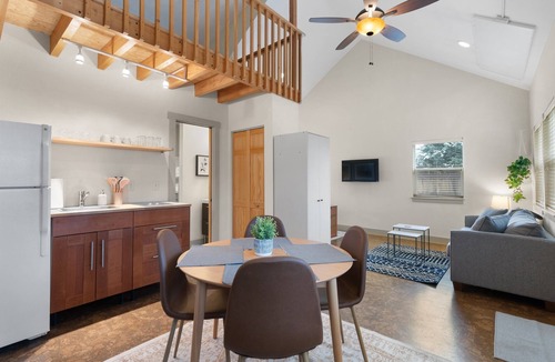 Capitol Hill House | Enchanting Grapevine Alley