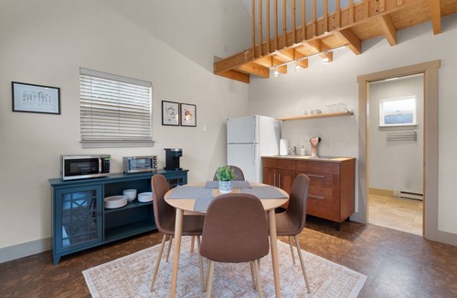 Capitol Hill House | Enchanting Grapevine Alley