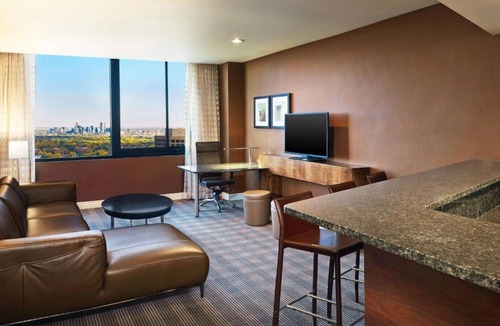 Union Square House | Enjoy a mountainside stay at our hotel in Lakewood, Colorado