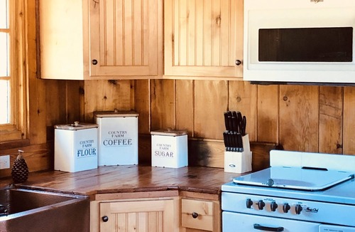 Allenspark Cabin | Enjoy family holidays near RMNP/Estes Park. New pricing for the fall/winter.