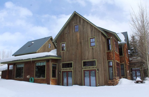 Crested Butte South House | Enjoy the pool table, ping pong and hot tub with a beautiful view