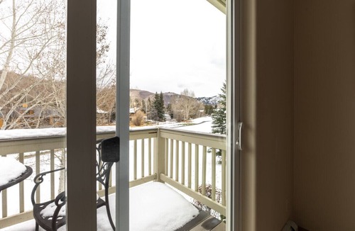 Eagle-Vail House | Enjoy this Spacious Pet Friendly Townhome Minutes from Vail & Beaver Creek