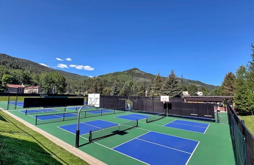 Eagle-Vail House | Enjoy this Spacious Pet Friendly Townhome Minutes from Vail & Beaver Creek