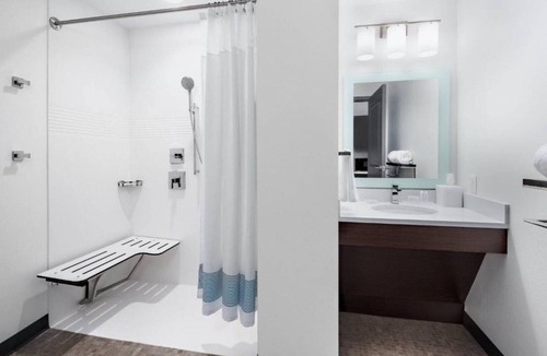 Loveland House | Enjoy your extended stay in the heart of Loveland with us