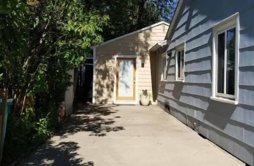 University Park Apartment | Ensuite Escape Old Town Ft. Collins - Over 400 5-Star Reviews on Air B N B